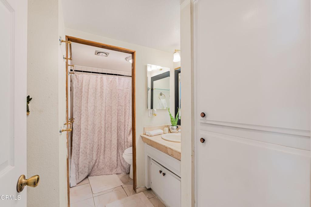 https://media.crmls.org/mediaz/46cb2f95-dca0-4fda-8f7f-bf6d137be059.jpg?preset=X-Large