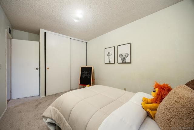 1180 Evelyn St, San Diego CA: https://media.crmls.org/mediaz/46cbb256-9ff4-4df4-961c-9da9a7991936.jpg