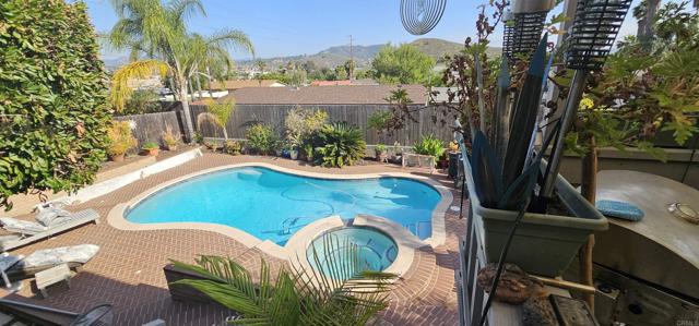Home for Sale in Lakeside