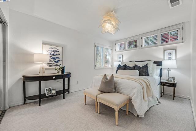 Image 31 of 59 For 7828 Foothill Knolls Dr