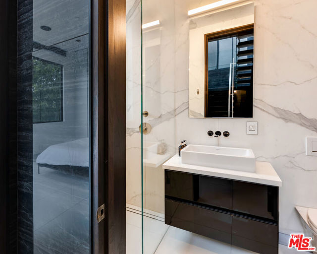 1545 Marlay Drive, Los Angeles CA: https://media.crmls.org/mediaz/46cd4f94-0825-4720-95cd-1caccbc5e97a.jpg