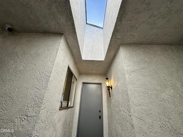 6368 Hunter Street, Ventura CA: https://media.crmls.org/mediaz/46cd8cdb-779f-4056-81a3-fd1557bf7e32.jpg