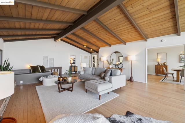 5920 Ascot Dr, Oakland CA: https://media.crmls.org/mediaz/46cdbf3c-dbd9-46e5-b1a4-9dc198e44254.jpg