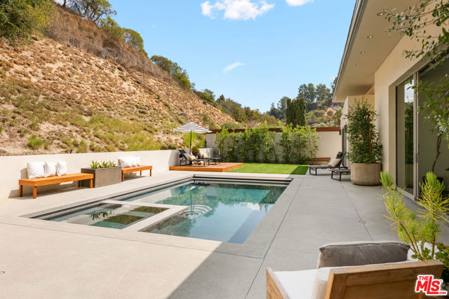 8137 Amor Road, Los Angeles CA: https://media.crmls.org/mediaz/46ce5489-ceed-4166-9685-7984a50063bc.jpg