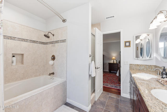 952 Carefree Drive, Simi Valley CA: https://media.crmls.org/mediaz/46cebe2a-ad24-4323-b263-4af63d151e9a.jpg