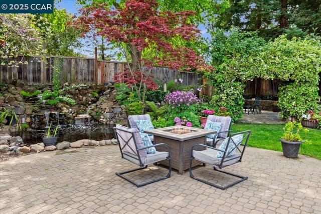 1101 North Gate Road, Walnut Creek CA: https://media.crmls.org/mediaz/46d026f7-1eee-4fa6-8ee3-2572f8bf9c08.jpg