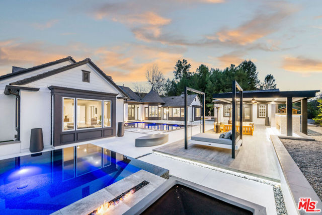 1 Falconridge Drive, Coto de Caza CA: https://media.crmls.org/mediaz/46d03aa8-d862-4e08-bd8e-0f57ab21787b.jpg