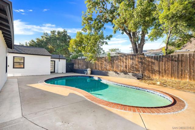 1301 Clove St, El Cajon CA: https://media.crmls.org/mediaz/46d0e5f9-1997-431e-8d7d-28e01bb20a11.jpg