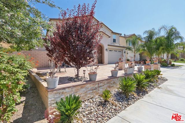 19317 Bension Drive, Santa Clarita CA: https://media.crmls.org/mediaz/46d120c8-4621-4d34-a7be-5a5469d94c8e.jpg