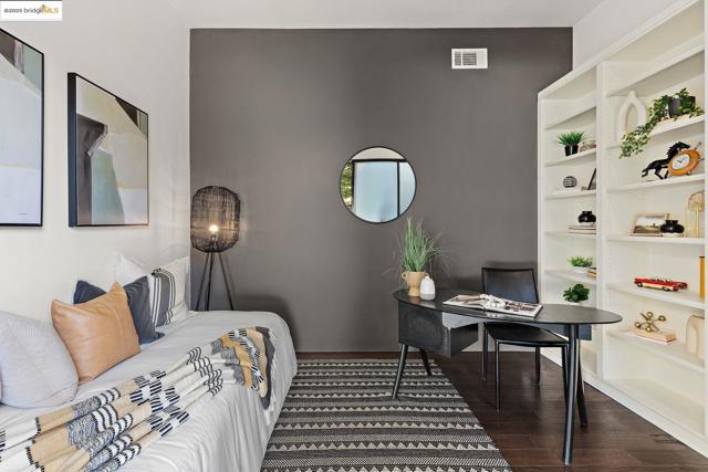 1406 San Pablo Ave, Berkeley CA: https://media.crmls.org/mediaz/46d12125-1f9a-42cb-816d-2e31bb59c627.jpg
