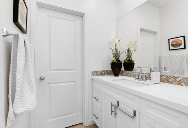 Detail Gallery Image 13 of 30 For 319 Lagoon Way, Santee,  CA 92071 - 2 Beds | 2 Baths