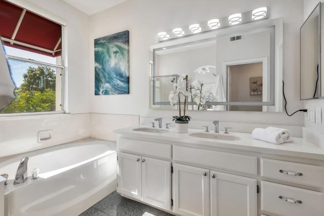 701 Baltic Circle, Redwood City CA: https://media.crmls.org/mediaz/46d18e99-324c-4fc8-8ff4-af4fd869721a.jpg