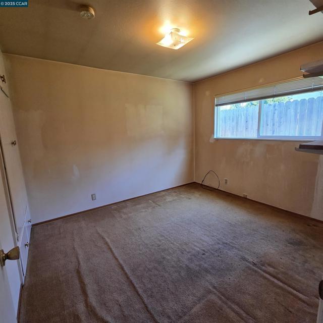 2771 Cornelius Dr, San Pablo CA: https://media.crmls.org/mediaz/46d1af62-f2c4-4b9e-8b9b-f327bcc0680d.jpg