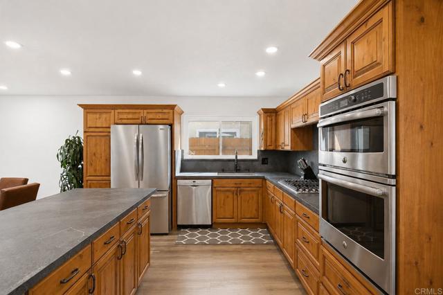 1682 E Washington Ave, Escondido, CA 92027 photo 4