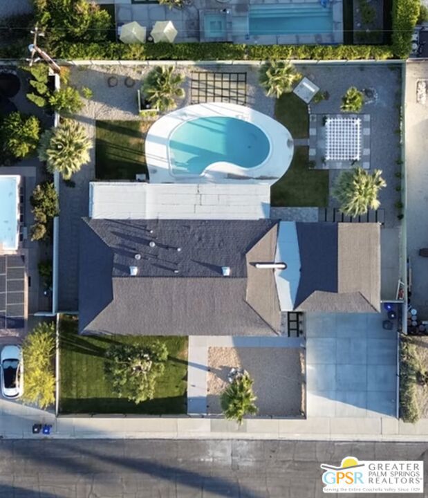 505 E Molino Road, Palm Springs CA: https://media.crmls.org/mediaz/46d26c24-2d5f-4e9e-9b5d-78c8d222908d.jpg