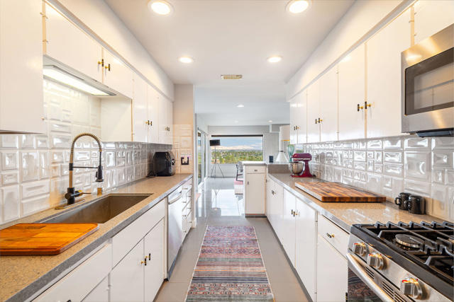 Image 19 of 48 For 2145 Southridge Drive