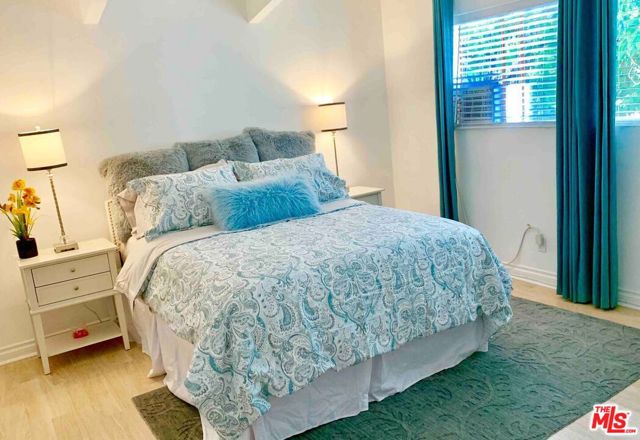 1152 1/2 N Ogden Drive, West Hollywood CA: https://media.crmls.org/mediaz/46d369c3-3ab1-4229-957e-26bb06f1edb3.jpg