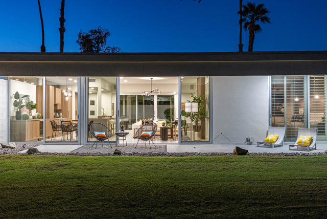 172 Desert Lakes Drive, Palm Springs CA: https://media.crmls.org/mediaz/46d4232e-c04d-4f4d-bfc4-1efaef2fc749.jpg