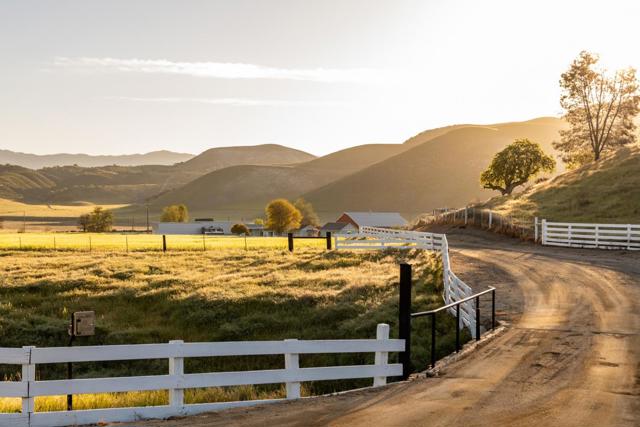 54800 Lonoak Road, King City CA: https://media.crmls.org/mediaz/46d460d9-6590-4ad2-84dd-573ca8b49d1e.jpg