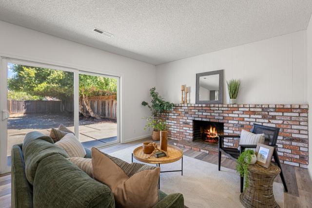 7630 El Roble Court, Gilroy CA: https://media.crmls.org/mediaz/46d48b23-d6ea-41b0-87fc-75acf371f7e9.jpg