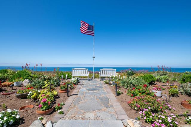 6508 Friendly Place, Carlsbad CA: https://media.crmls.org/mediaz/46d4f295-66fc-4a58-810e-7256690a5b63.jpg