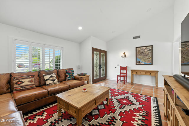 2161 Lathan Avenue, Camarillo CA: https://media.crmls.org/mediaz/46d557e9-45f4-46ae-ae87-70246b62fa4c.jpg