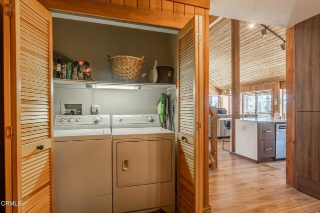 435 Lakeview Boulevard, Mammoth Lakes CA: https://media.crmls.org/mediaz/46d57abb-9832-495b-9f4b-7d060f725342.jpg