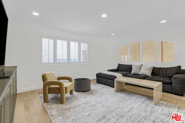 Drew Fenton | 11974 Mayfield Avenue Los Angeles CA | MLS: 7517831