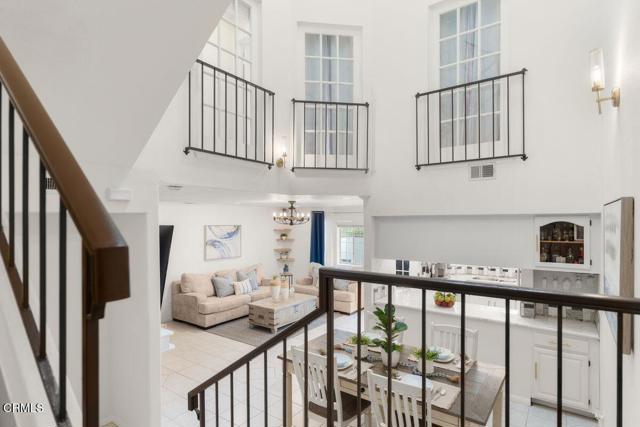 Detail Gallery Image 7 of 28 For 238 Camino Toluca, Camarillo,  CA 93010 - 2 Beds | 2/1 Baths