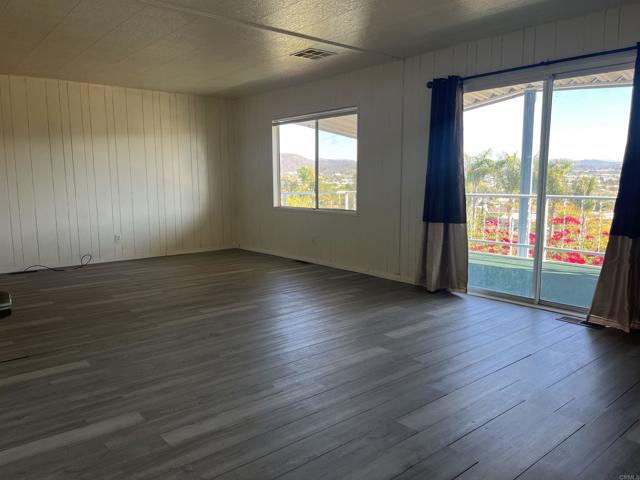 3535 Linda Vista Drive, San Marcos CA: https://media.crmls.org/mediaz/46d6dd11-9b25-4499-bc57-6202eeb3a3ac.jpg