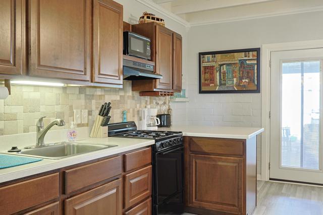 Detail Gallery Image 24 of 42 For 413 J St, Coronado,  CA 92118 - 1 Beds | 1 Baths