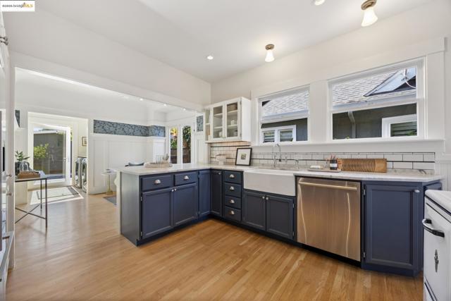 3936 Elston Ave., Oakland CA: https://media.crmls.org/mediaz/46d75967-223c-4c3f-b10b-8f8a6735956a.jpg