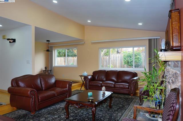 Image 8 of 43 For 236 Ottawa Way