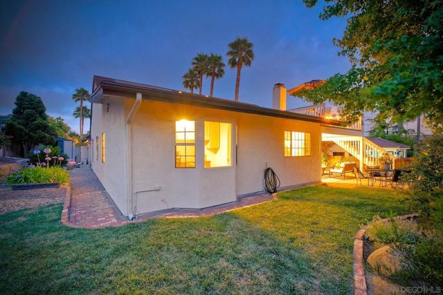 7219 Mimosa Dr, Carlsbad CA: https://media.crmls.org/mediaz/46d7c985-2acf-43d7-a1bb-9fbab8045a97.jpg