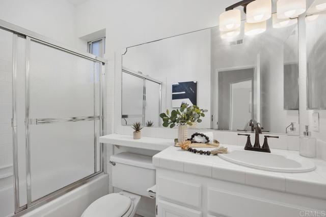 Detail Gallery Image 24 of 33 For 7122 Calabria Ct #E,  San Diego,  CA 92122 - 3 Beds | 2/1 Baths