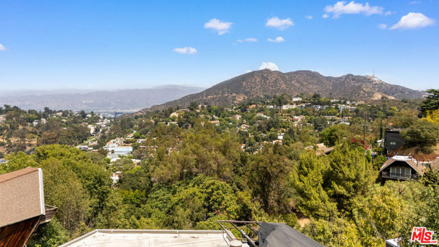 7141 Woodrow Wilson Drive, Los Angeles CA: https://media.crmls.org/mediaz/46d8230c-caf3-4ccc-8df9-49d3f1b7cecb.jpg