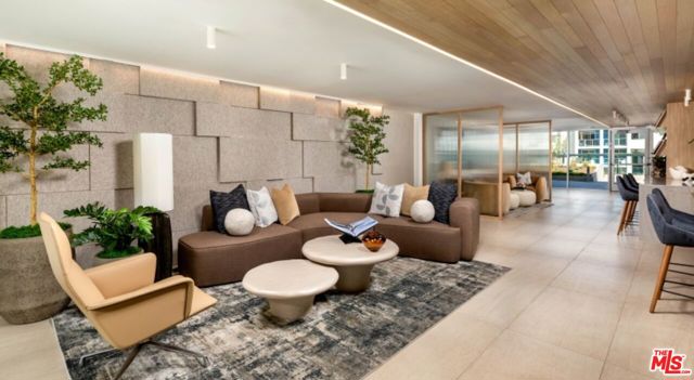 13900 Panay Way, Marina del Rey CA: https://media.crmls.org/mediaz/46d8f557-a1fb-4acd-8e7d-f06c89592662.jpg