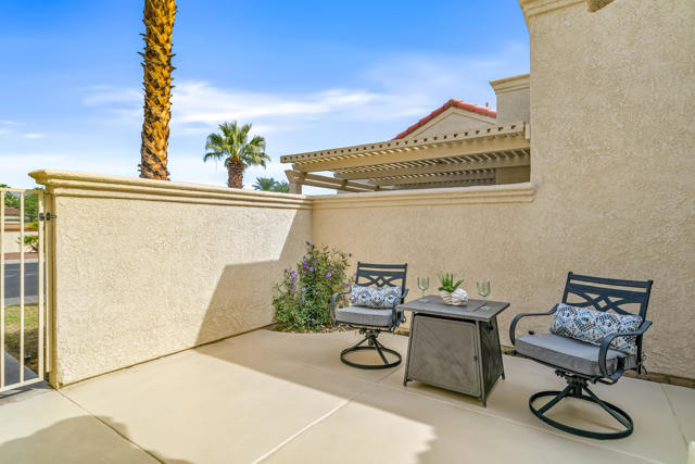 76955 Turendot Street, Palm Desert CA: https://media.crmls.org/mediaz/46d95443-5922-40b4-acf3-3fbd36426c59.jpg
