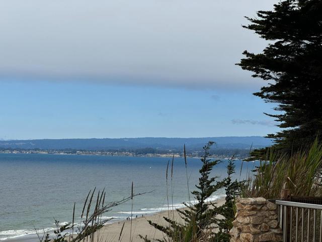 522 Seascape Resort Drive, Aptos CA: https://media.crmls.org/mediaz/46d95822-dcf8-47cb-888d-57e6d67639cd.jpg
