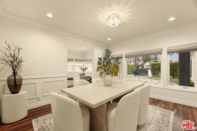 324 15th Street, Santa Monica CA: https://media.crmls.org/mediaz/46d96ded-1fc6-4369-b4d2-0260c1b1bbb7.jpg