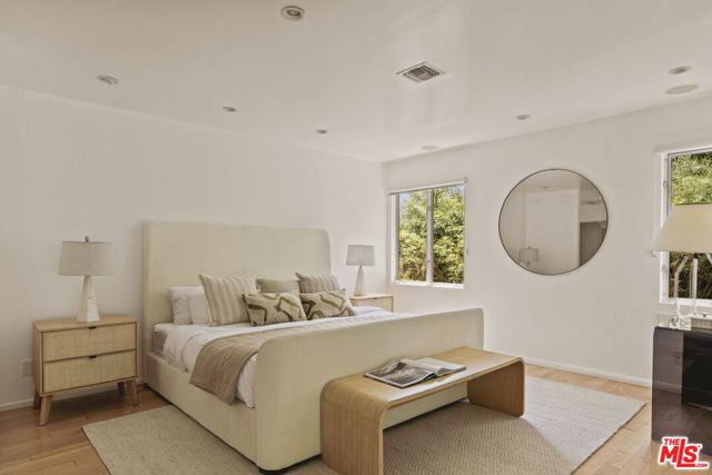 8630 Allenwood Road, Los Angeles CA: https://media.crmls.org/mediaz/46d99db7-4b09-4575-9e3c-f6b7c32cb055.jpg