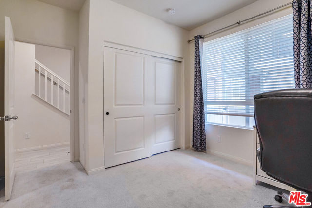 20619 Oakglen Lane, Winnetka CA: https://media.crmls.org/mediaz/46d9bfd1-68dd-4a08-a22c-f716e30adbcb.jpg