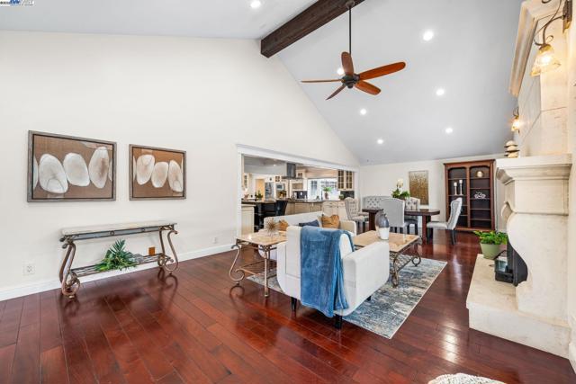 26928 Palomares Rd, Castro Valley CA: https://media.crmls.org/mediaz/46da00d7-5c03-4d86-8640-e6e3c815ad16.jpg