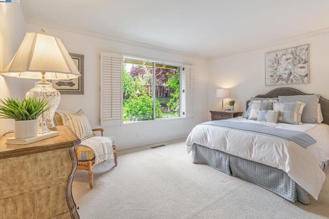 736 Tunbridge Rd, Danville CA: https://media.crmls.org/mediaz/46db88f4-a9cd-4b93-a1a8-f671486147b5.jpg