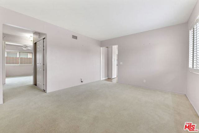13480 Laurelhurst Road, Moorpark CA: https://media.crmls.org/mediaz/46db9d29-524e-493e-b3f7-c563f799e229.jpg