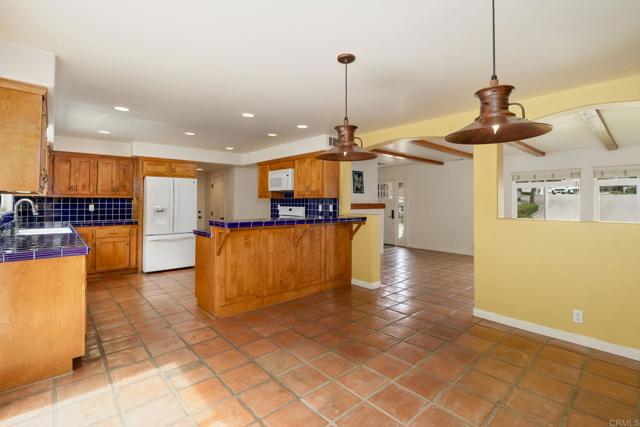 Detail Gallery Image 10 of 64 For 398 Aliso St, Ventura,  CA 93001 - 4 Beds | 3/1 Baths