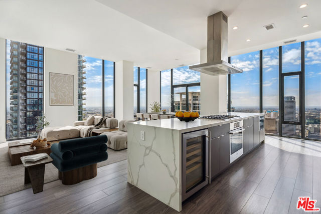 801 S OLIVE Street, Los Angeles CA: https://media.crmls.org/mediaz/46dc16c4-9a93-4194-a10c-8c7f401b0b27.jpg