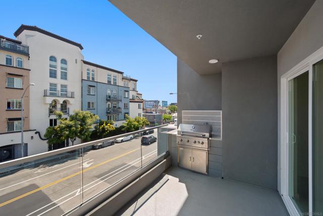 4004 Ohio st #4, San Diego CA: https://media.crmls.org/mediaz/46de48ba-c0d1-4b32-9bd4-56bd919b204a.jpg