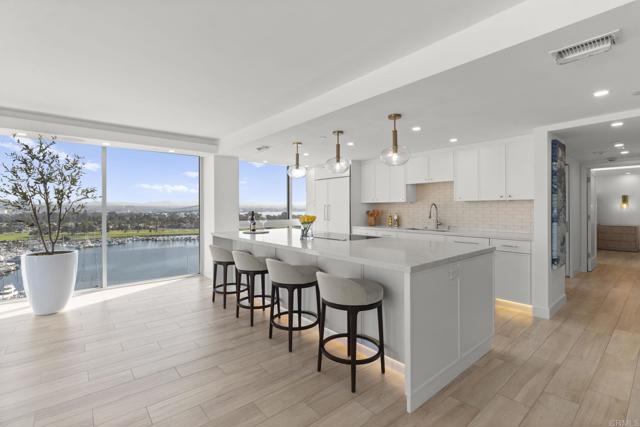 1710 Avenida del Mundo, Coronado CA: https://media.crmls.org/mediaz/46de73c9-99a1-4f52-b5ff-7f611c700cab.jpg