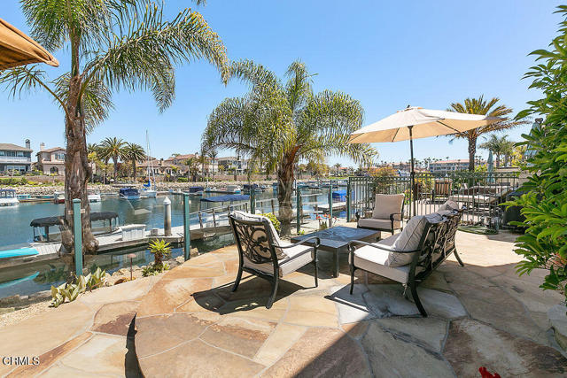 1464 Twin Tides Place, Oxnard CA: https://media.crmls.org/mediaz/46e0b931-b092-4de6-9ad4-114ce621b813.jpg